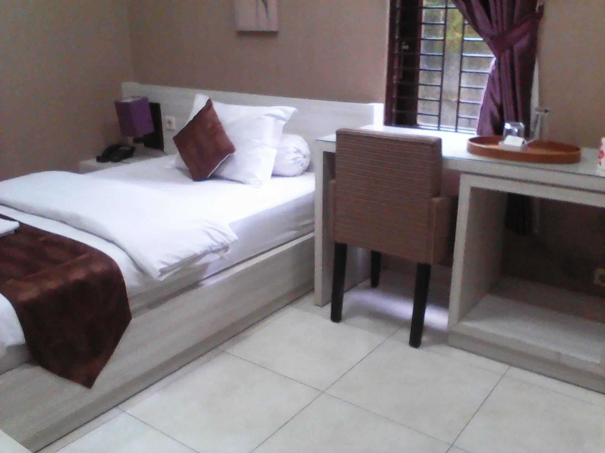 Griya Nendra Hotel Melati Bagian luar foto